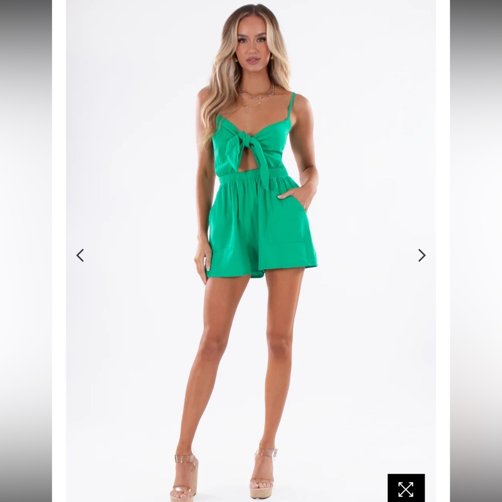 Resort Wear Kelly Green Tie-Front Romper M